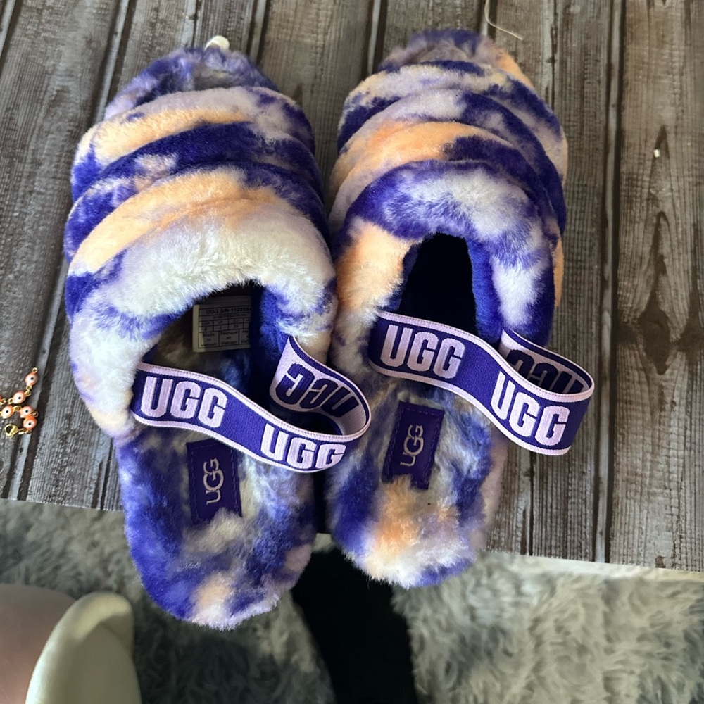 New Ugg fluff yeah slippers